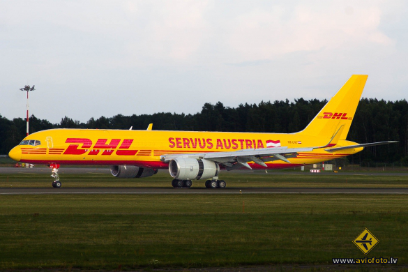 Boeing 757-223(PCF)